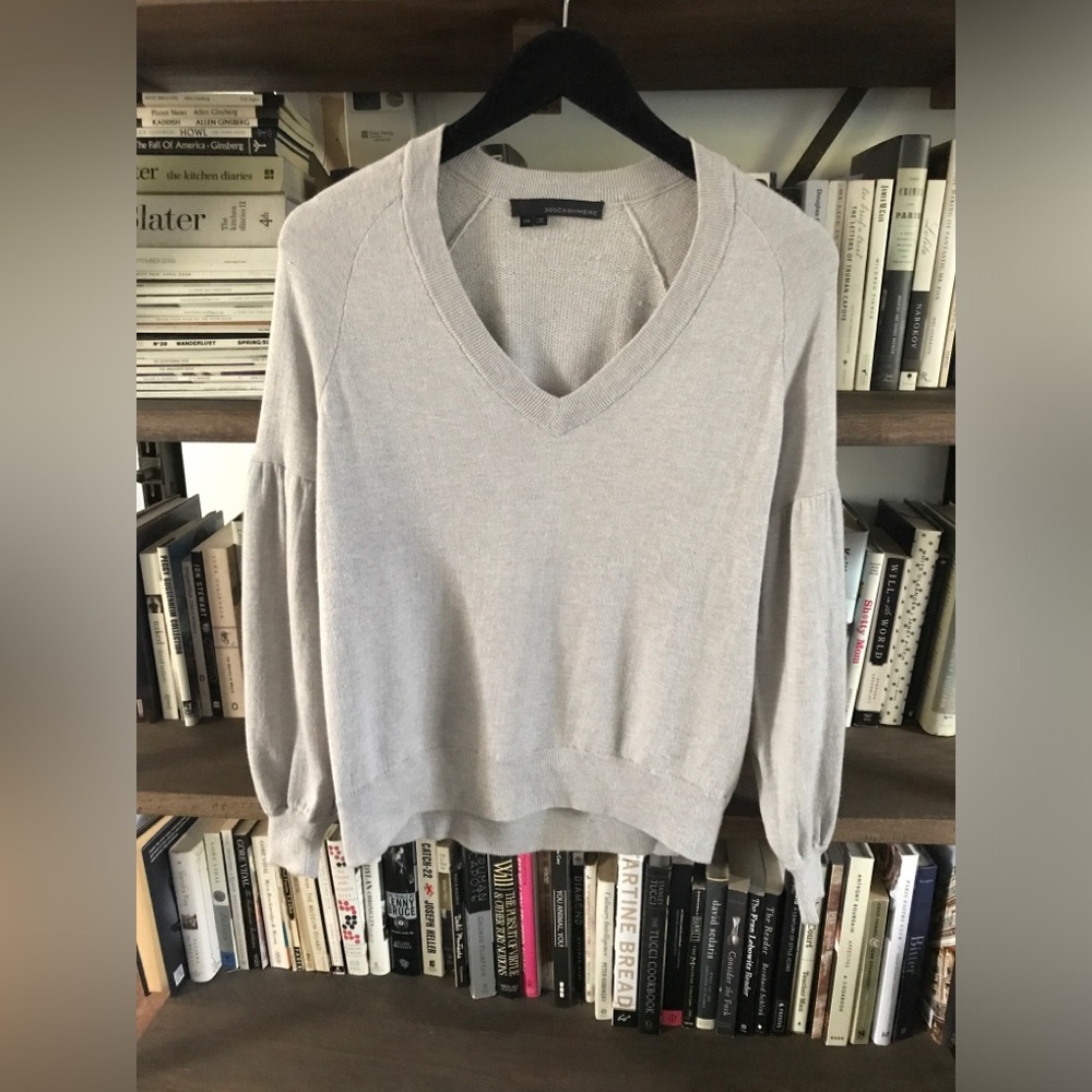 EUC 360 Cashmere Grey Mabel V-Neck Balloon Sleeve Sweater XS